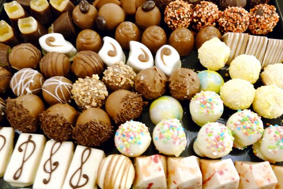 Handgefertigte Praline und Truffes Handgefertigte Praline und Truffes