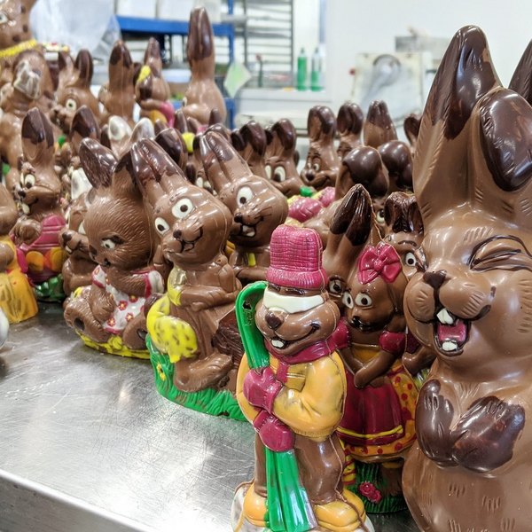 Osterhasen handgemacht bei Dorfbäckerei Herrmann